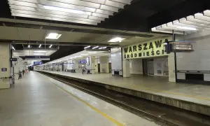 Skąd odjeżdża Kolej Mazowiecka? Warszawa: Śródmieście, nie Centralna!
