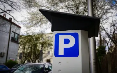 Parking Katowice PKP: Gdzie parkować tanio i bezpiecznie? Porównanie