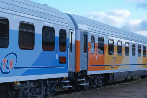 TLK: Co to znaczy? Poznaj standard, porównaj z IC i oszczędź!