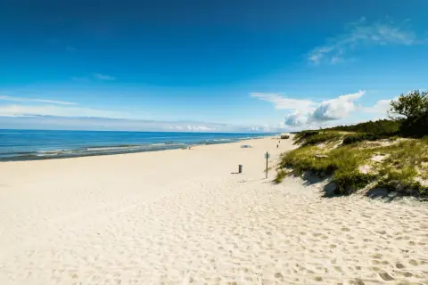 Krynica Morska atrakcje: Od plaż po rejsy co warto odkryć?