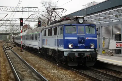Pociągi TLK: Od starych po modernizowane poznaj prawdziwy standard