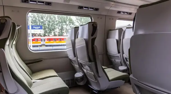 PKP Intercity: Kup bilet u konduktora? Poznaj zasady i uniknij kar!