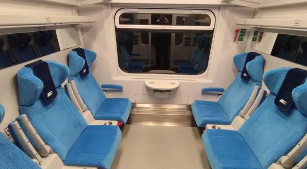 TLK PKP: Co to znaczy? Standard, różnice z IC i czy warto wybrać?