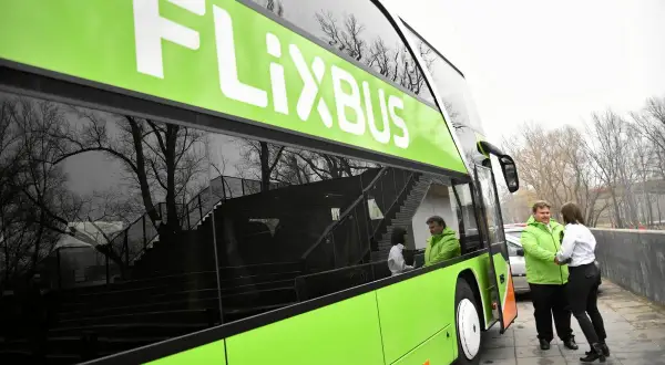 Gdzie odjeżdża Polski Bus (teraz FlixBus) w Warszawie? Sprawdź!