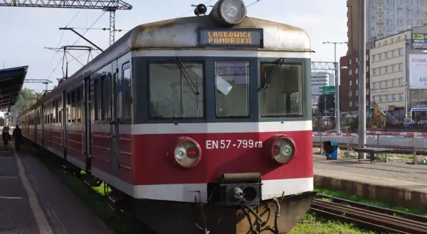 PR w PKP? Rozszyfruj Przewozy Regionalne i POLREGIO!
