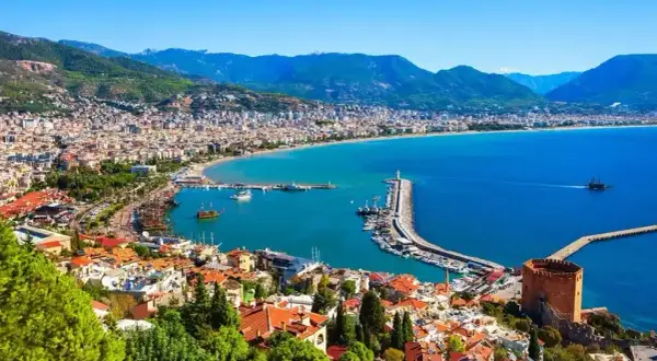 Alanya: Bezpieczne wakacje? Poznaj kluczowe zasady ostrożności!