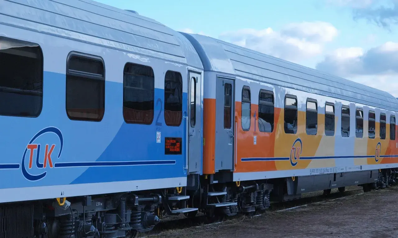 TLK: Co to znaczy? Poznaj standard, porównaj z IC i oszczędź!