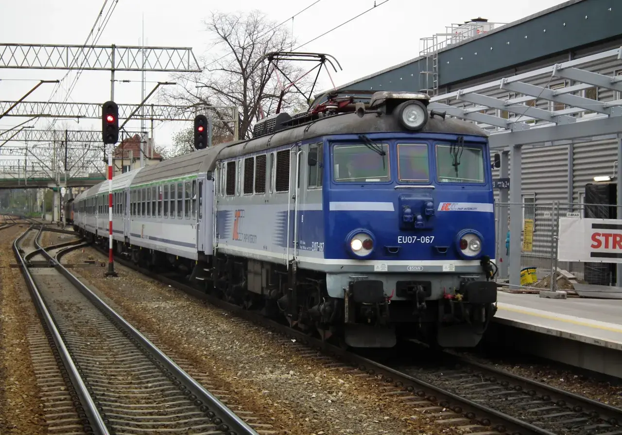 Pociągi TLK: Od starych po modernizowane poznaj prawdziwy standard
