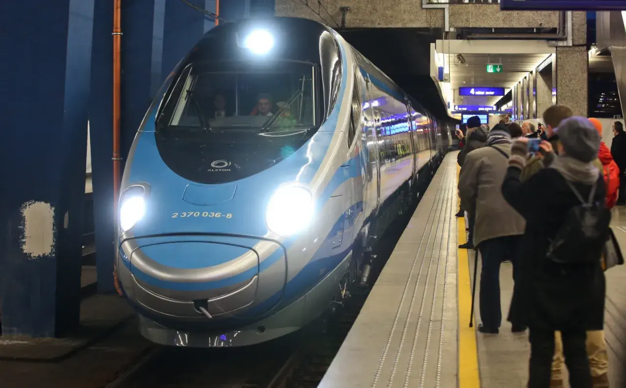 Intercity: Gdzie z bagażem? Pendolino, IC, TLK pełny przewodnik