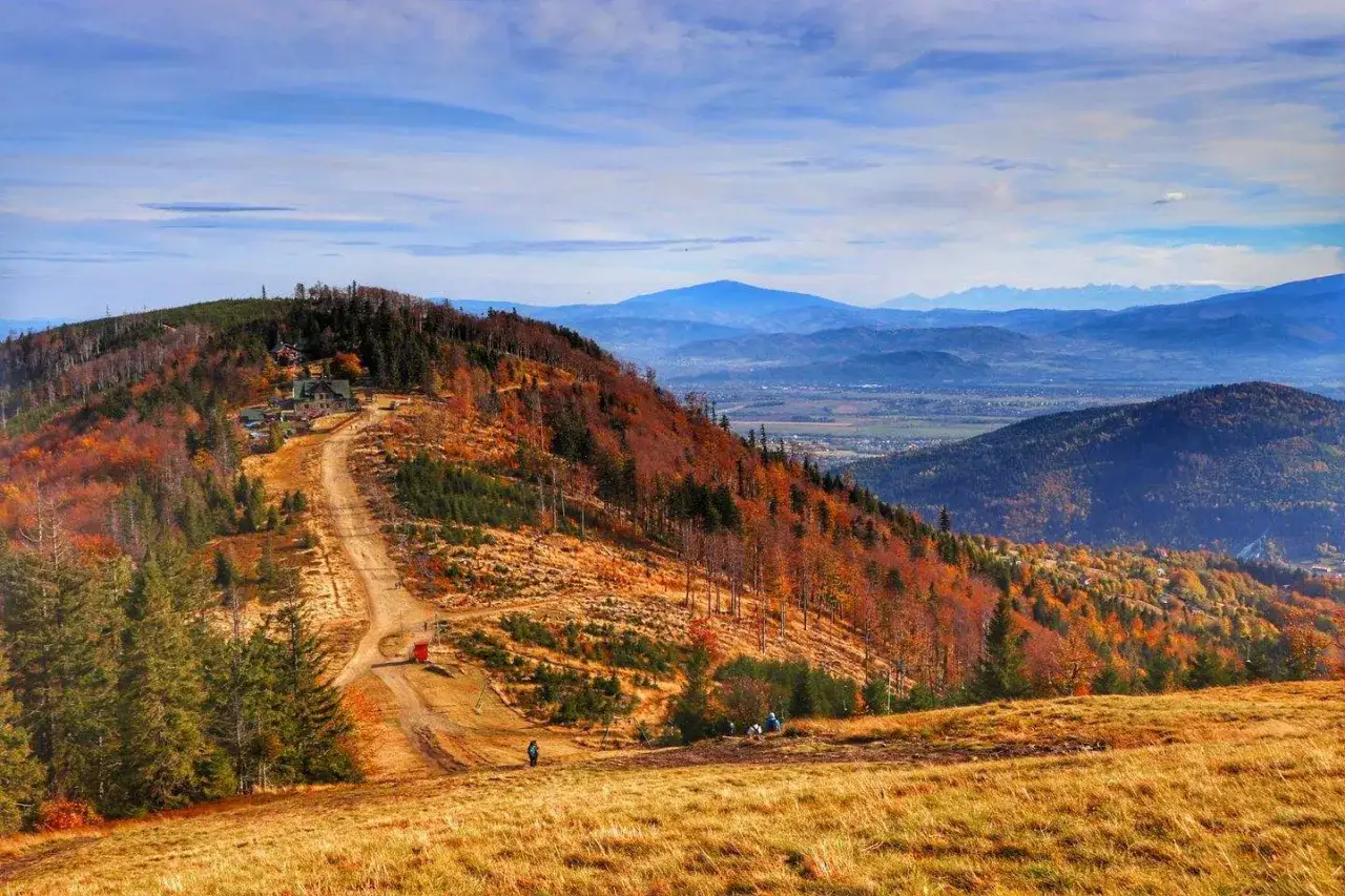 Beskid Wyspowy szlaki turystyczne jesienią