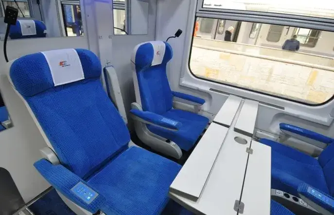 przedział menedżerski w pociągu Pendolino