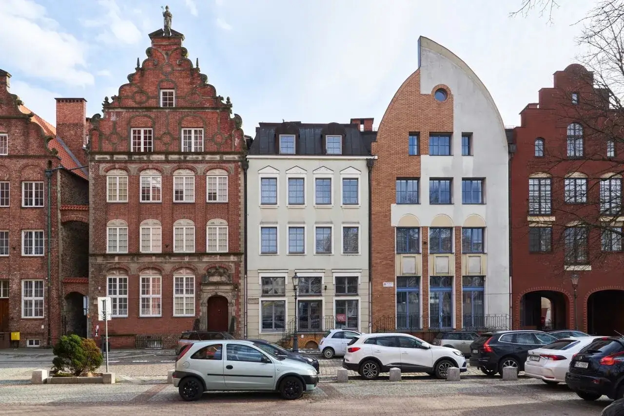 kamienice Stare Miasto Elbląg retrowersja detal architektoniczny