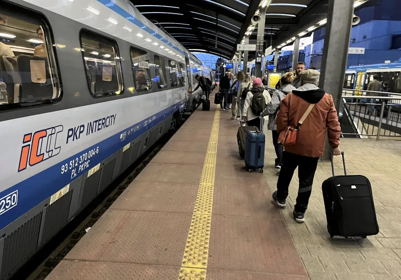 Tabela porównawcza zniżek PKP dla seniorów