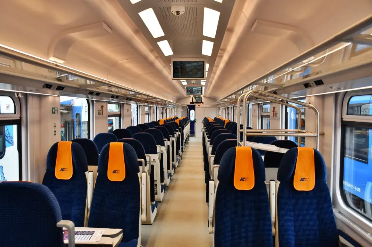 Wnętrze wagonu EIC PKP Intercity