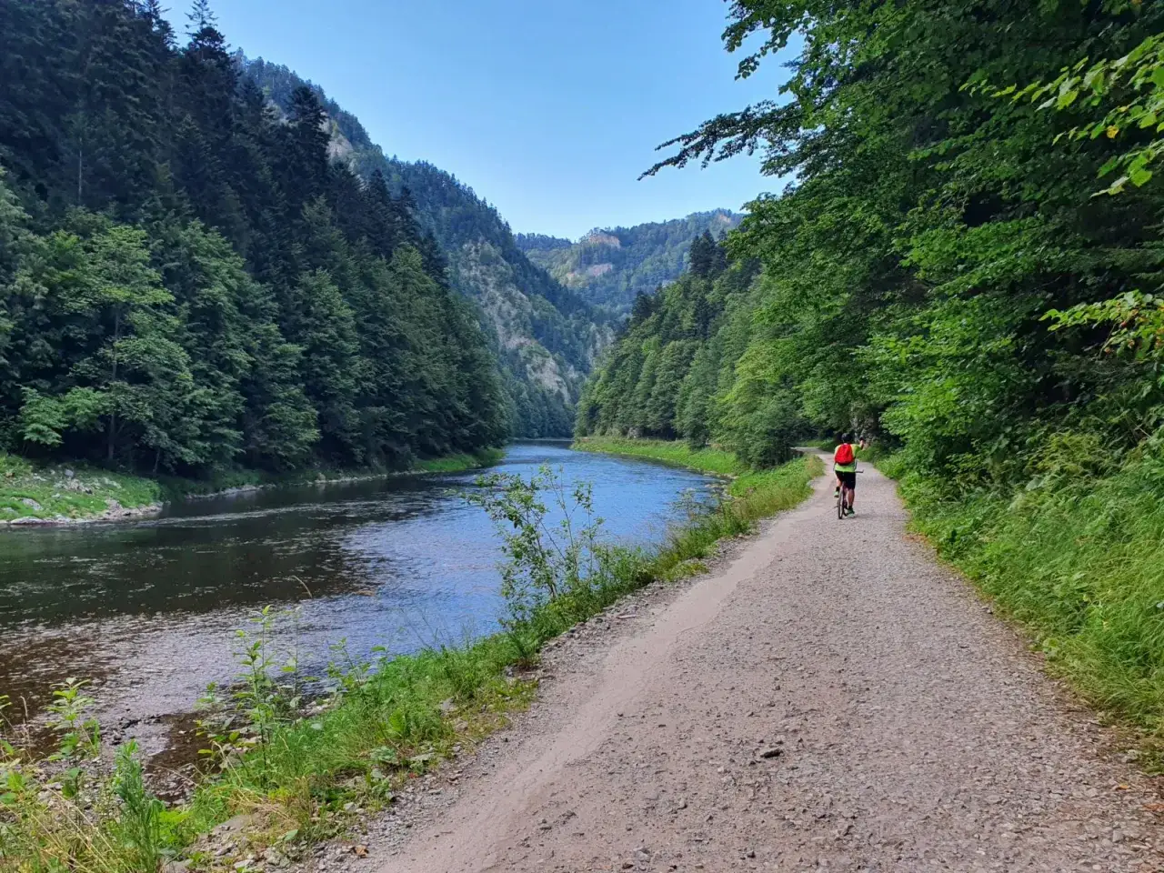 VeloDunajec trasa rowerowa widok na g&oacute;ry