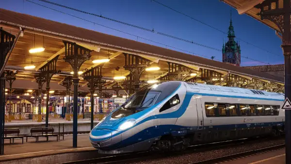 Pociąg IC: Jaki to standard? Wybierz komfort i cenę!